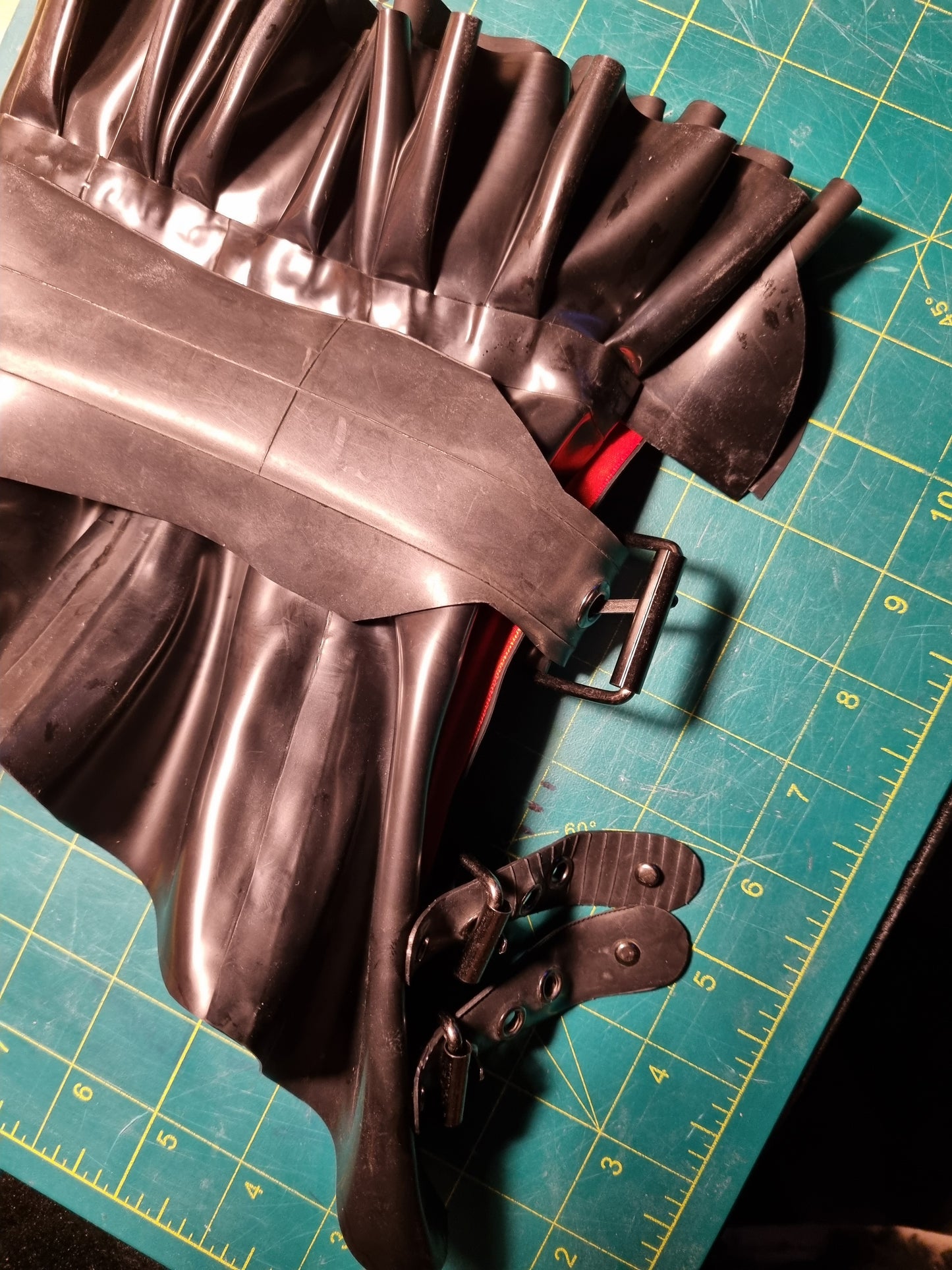 Latex & Recycle Rubber Neck Corset Collar